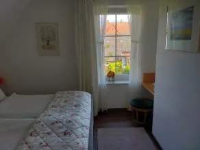 Julia - Image 4