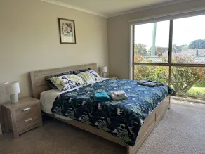 Bayshore Beach Retreat - Image 2
