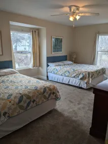 Lake Ontario Vacation Property in the Greater Niagara Region - Image 5
