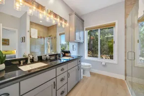 Stylish Home, Stunning Views and Private Hot Tub! - Image 3