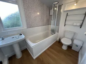 The Lodge -  a lodge that sleeps 6 guests  in 3 bedrooms - Image 3