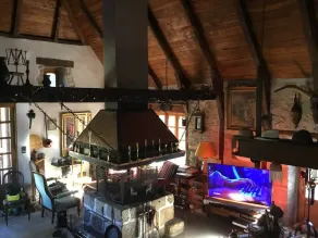 Noël atypique en Aubrac, charme cheminée-piscine-spa-discothèque - Image 2