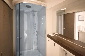 Orchard Road Studio Apartment - Image 3