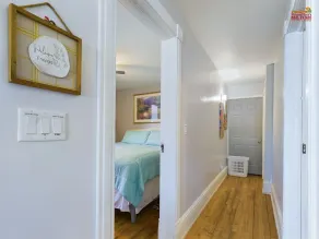 SSVR3-Cute 2nd Floor Apartment in Munising with a Balcony and Grill - Image 5