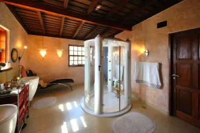 Din drömvilla med 180 ° havsutsikt, 12 meter privat pool, öppen spis och wellnessbad - Image 3