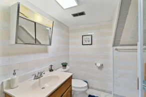 Sun Filled & Cheerful Apartment by Cornell Campus - Northeast Ithaca - Image 3