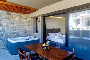 Utopia Luxury Suites - Image 2
