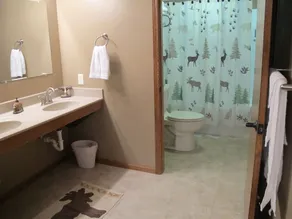 Luxury Family-Sized Central KS Cabin - Image 2