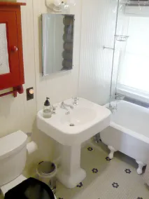 Klassisk bjælkehytte ved søen med panoramaudsigt ... Fisk, svøm, slap af! - Image 2