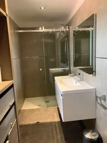 70m2 apartment on the first floor of a villa - Image 2