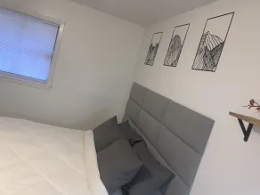 Cozy Private Bedroom/bath with smoking allowed - Image 4