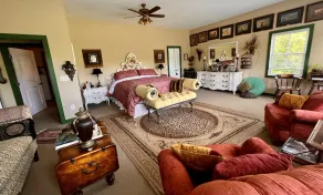 Alpacas, Rolling Hills & Starry Nights – Peaceful 3-Bedroom Farm Retreat - Image 5