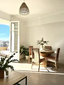 Beautiful and large 2 room apartment with sea view - Image 5