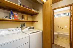 Pet Friendly The Hideout Yosemite Home - Image 3