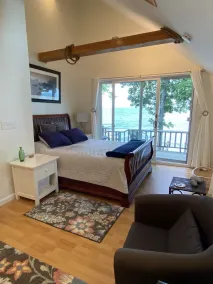 3 bed 2 bath cottage with direct lake and fishing access from backyard, sunsets - Image 5