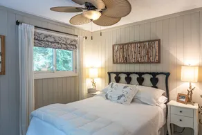 Adorable 3Bed, 2Bath Cottage and Garage Lounge! Grassy Lawns! Kayaks! - Image 3