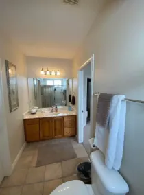 Central located 3 bed 2 bath group & family-friendly bsmt step-out Apt w view - Image 5