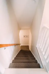 Pristine Two bedroom getaway near Lake Express Ferry & Lake Michigan - Image 2