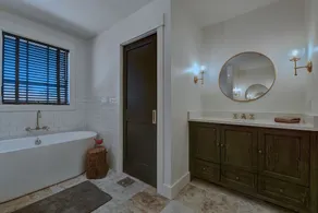 SIMPLER DEN BEDSTE SPOT I HØJLANDS. 1 BLOCK TIL HOVEDSTRAAT! - Image 3