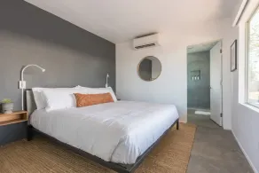 Skull Rock Cottage - Walk To Town & Hot Tub, Star Gazing 1 Bedroom Home - Image 3