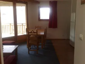 Bright, well-equipped 3-room apartment with 2 bathrooms and parking space - Image 5
