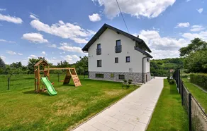 Gorgeous Home In Vinogradi Ludbreski - Image 2