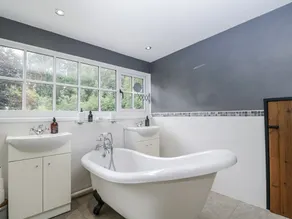 Woods Cottage - Image 3