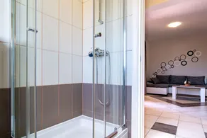 Mistral Apartments - Image 2