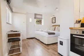 Cosy Studio Annexe Central Cheltenham - Image 5