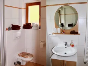 Holiday Apartment \"Deine Rauszeit\" with Mountain View, Private Terrace and Wi-Fi - Image 2