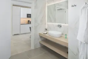 Maj Luxury Residence - Image 5