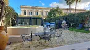 Dimora Charleston Lecce parcheggio privato in loco gratis - Image 2