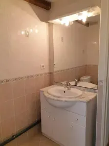 Attraente casa con terrazza, giardino e griglia - Image 4