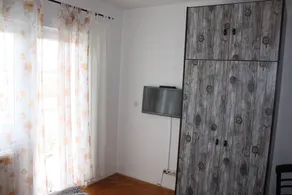 primero Piso de 2 habitaciones, 2x baños, 2x aire acondicionado, balcón, vista al mar - Image 2