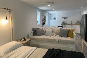 Stylish Tarrytown Studio - Walk to Train & Main St - Image 3