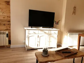Charming ski-in apartment with private garage - Image 2
