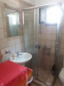 Holiday home a few steps from the beach with private secluded garden - Image 2