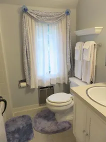 Private Carriage House Compound - Walking Distance to Downtown Hot Springs - Image 4