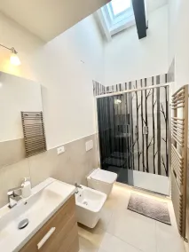 ISLAND, APARTMENT IN THE CENTER - Image 3
