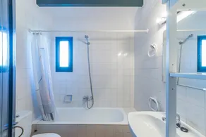 Beautiful Holiday Home in Residential Complex with Pool, Wi-Fi, Terrace and Lawn - Image 3