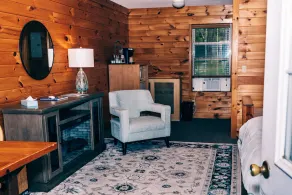 One room cabin with bathroom - Image 4