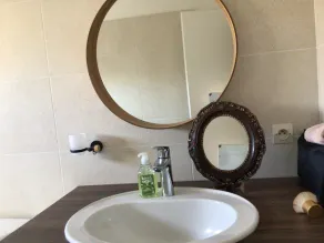 Vacker villa med trädgård och pool mellan hav och berg Titel - Image 5