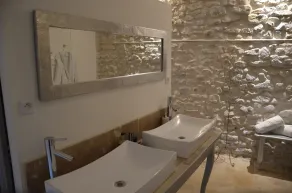 O2suites ambiente barroco con jacuzzi privado - Image 2