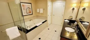 Amazing The Signature at MGM condo, with beautiful Strip view. No resort fees! - Image 3