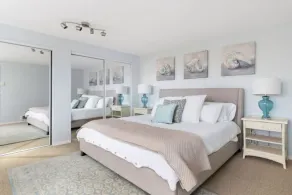NEWLY Renovated Anchor House | Rooftop Patio | Pet Friendly | 3min Walk to Beach - Image 5