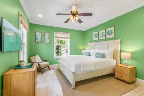SUGAR PALM SUITE ~ Adult Only, Cozy 1 BR, 1 Ba w/ Kitchen and Community Pool! - Image 5