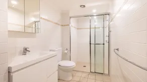 9 'Shoal Bay Beach Apartments' 2 Shoal Bay Road - climatisation et piscine complexe - Image 3