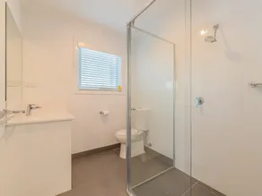 Boardwalk Boulevard, Spacious 4 bedroom house, lake view, walk to beach - Image 3
