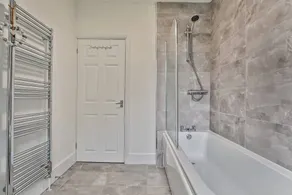 Refurbished Plush Property Great Transport Links - Image 5