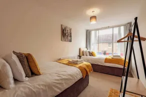2BR Town Centre with Fast Wi-Fi & + Sleeps 7! - Image 4